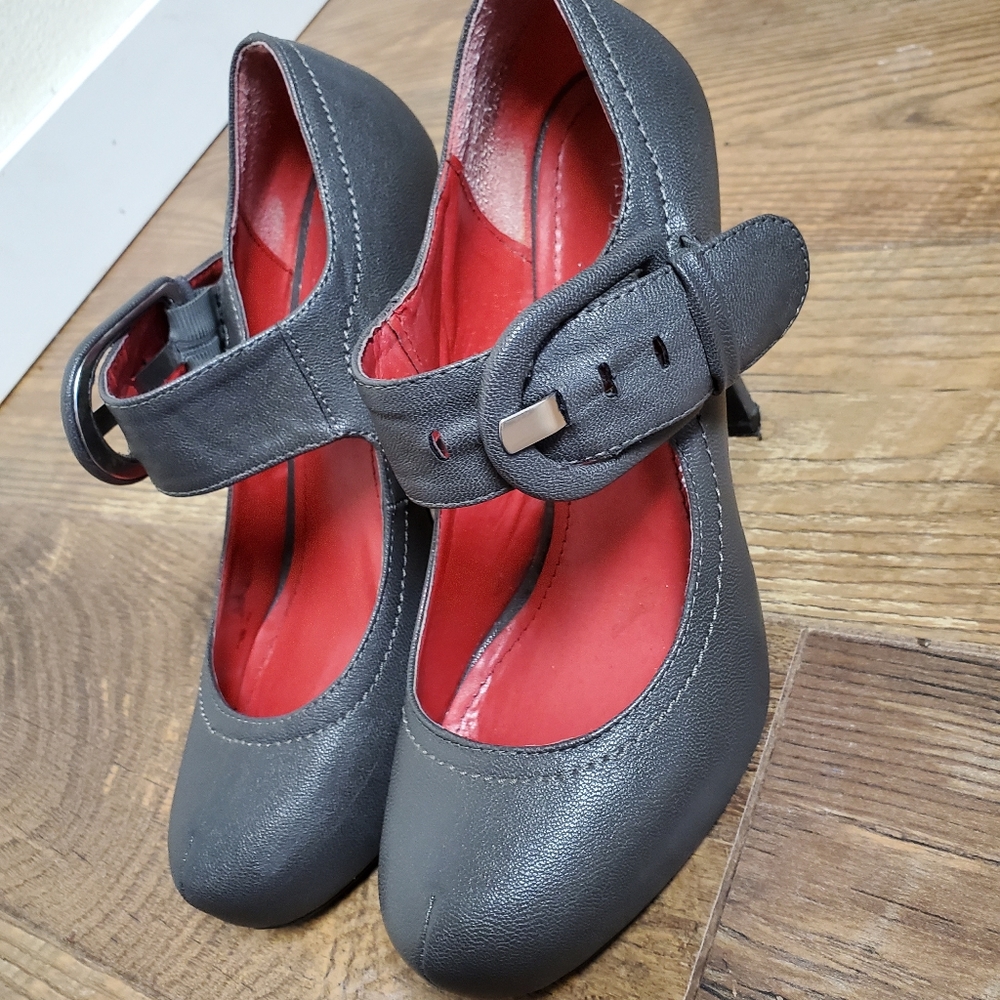 Madeline Stuart Heels